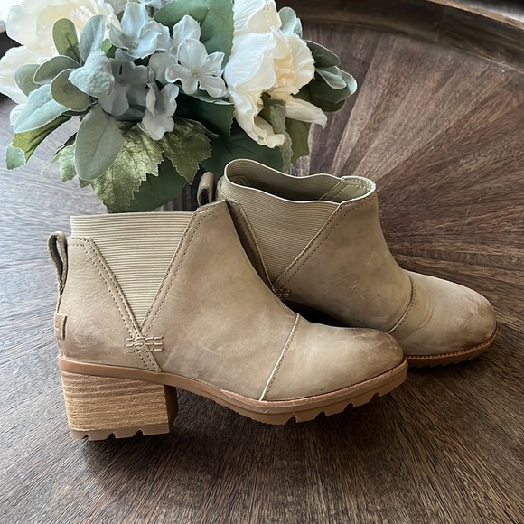 Sorel Cate Chelsea Boots - Picture 3 of 9